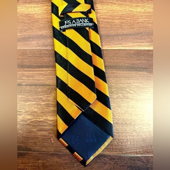 🍂SALE🍂Like New JOS. A. BANK 100% Silk Blue and Orange Striped Repp Necktie - Picture 5 of 11
